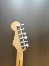 ＃5516　☆Fender　☆STRATOCASTER　☆エレキギター　☆本体のみ　☆現状品　☆フェンダー　☆ストラトキャスター　☆白黒　_画像6