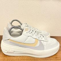 NIKE WMNS AIR FORCE 1 PLT.AF.ORM PHOTON ナイキ エア フォース プラットフォーム DJ9946-002 ローカットスニーカー 23.5cm 美品_画像3