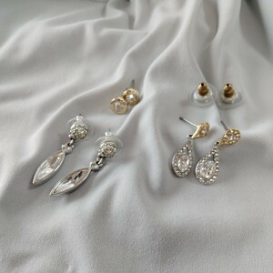 1円　まとめ買い　3点セット　★　SWAROVSKI　スワロフスキー　★　　ピアス ラインストーン　★　2241