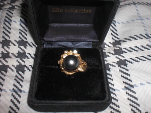Christian Dior ディオール 黒真珠とダイヤ風のライトストーン 金色 指輪