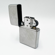 【Zippo】 ジッポ 2014年 ツタ うず模様 喫煙具 ライター アンティーク コレクション 喫煙グッズ 着火未確認 箱あり 二次流通品 【2303】_画像2