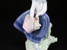 CE392 LLADRO 【リヤドロ】 磁器人形 美少女 置物／葉のかけあり美品！ｈ_画像7