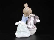 CE405 LLADRO 【リヤドロ】 磁器人形 美少女と犬 置物／美品！ｈ_画像3