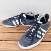 z908 アディダス ガゼル US9 1/2 27.5cm/紺 ネイビー 白 ホワイト adidas GAZELLE メンズ スニーカー 中古_画像1