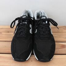 z655【373】ニューバランス US7 25.0cm/黒 ブラック 銀 シルバー newbalance メンズ ユニセックス スニーカー 中古_画像2