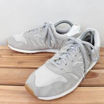 z715【373】ニューバランス US8 26.0cm/灰 グレー 白 ホワイト newbalance メンズ スニーカー 中古_画像1