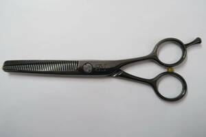 Cランク【BM SCISSORS】 MS6-40 セニング 美容師・理容師 5.8インチ 右利き 【中古】:H-7708