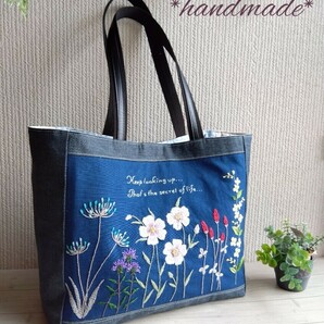 *＊花の手刺繍*C&Sインディゴダンガリー* 肩掛けバッグ *A4* ハンドメイド＊*の画像1