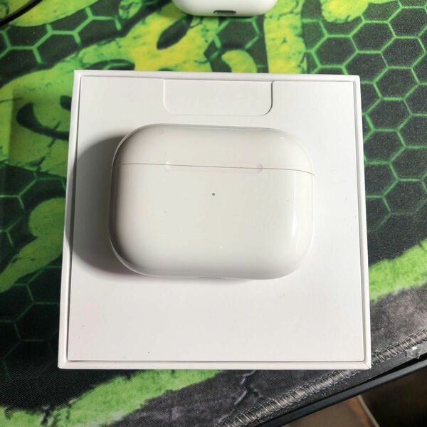 Apple AirPods Pro 第2世代充電ケース　lightning充電