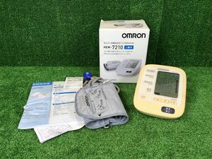 3-124】OMRON オムロン HEM-7210 上腕式 デジタル自動血圧計