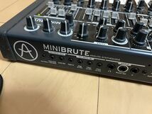 送料無料 Arturia mini brute ベタつき多い 完全動作品 アナログシンセ_画像9