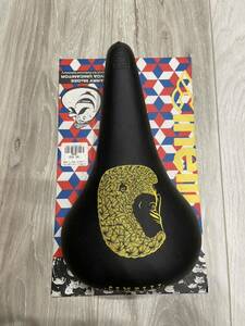 チネリ バリーマッギー コラボ サドル RVCA barry mcgee cinelli