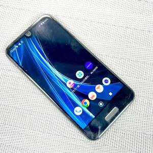 シャープ AQUOS R compact SHV41 au　画面サイズ:4.9インチ　