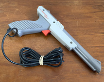 Nintendo NES Zapper 海外版ファミコン用 1985年当時物 光線銃 任天堂 純正品 （グレー）中古品 検索スプラトゥーン3 N-ZAP85 黒ザップ2_画像1