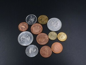 世界貨幣12枚 硬貨 ケイマン諸島 バミューダ キプロス ジブラルタル ポルトガル ルーマニア フォークランド ラオス など コイン