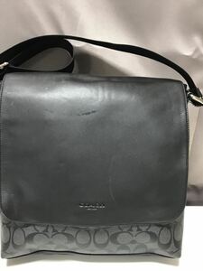 COACH　コーチ　シグネチャー ロングショルダーバッグ　 斜め掛け 　F28575 黒 ブラック PVC レザー　メンズ鞄