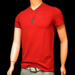 SALE 新品 定番 トミーヒルフィガー XSサイズ 赤 VネックTシャツ ワンポイント フラッグ刺繍 レッド TOMMY HILFIGER メンズ 正規品の画像3