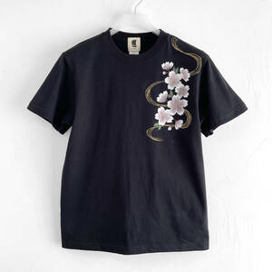 Art hand Auction メンズ 波桜柄Tシャツ XLサイズ 手描きTシャツブラック 夜桜 和柄 ハンドメイド, XLサイズ以上, 丸首, 柄もの