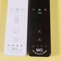 ◆◇任天堂　純正　Wiiリモコンプラス　白　黒　ブラック　ホワイト　２本　セット　送料無料　◇◆_画像3