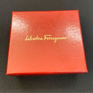 サルバトーレ フェラガモ Ferragamo