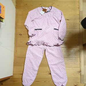 新品！伊勢丹購入　かわいいパジャマ　あったか　150センチ　女の子　上品　フリル　ピンク