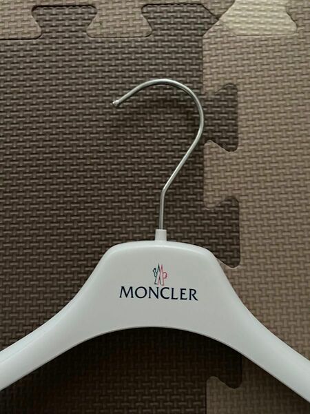 MONCLER ハンガー キッズ