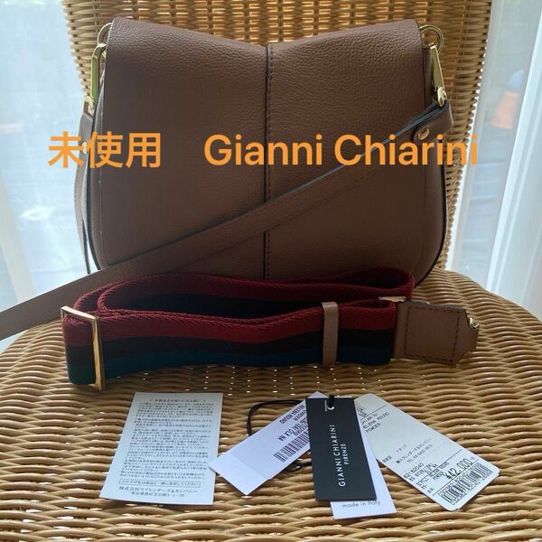 ★未使用★ Gianni Chiarini 斜め掛けレザーショルダーバッグ