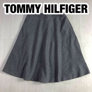 TOMMY HILFIGER トミーヒルフィガー フレアスカート 膝丈スカート 2 グレー プレートロゴ