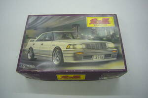 絶版 アオシマ 走り屋 1/24 V8 13系 クラウン エアロ旧車VIPCAR