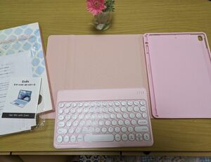 新品　未使用　第9世代　ipad ピンク　ケース　 iPad 可愛い 女性 キーボード カバー