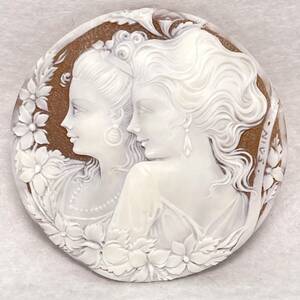 * shell cameo weight 15.1g* sculpture author autographed loose CAMEO. woman S3078