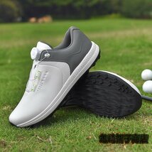 高級品 ゴルフシューズ ダイヤル式 運動靴 新品 メンズ 幅広い フィット感 軽量 スポーツシューズ 防水 防滑 耐磨 弾力性 白/灰 27.0cm_画像3