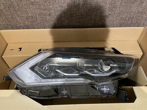  Nissan X-trail T32 head light passenger's seat side left LED