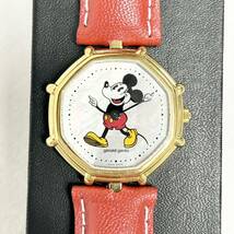 GERALD GENTA G.3250.7 G.3299.7 Retro Fantasy Micky & Minnie Pair Watch Quartz K18 Yellow Gold ジェラルドジェンタ ミッキー ミニー_画像3