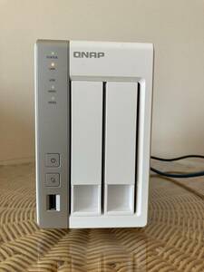 QNAP TS-220 NAS 2ベイ 送料込み