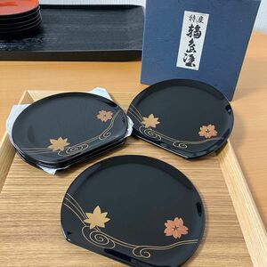 【未使用】輪島塗　半月形銘々皿　流水桜紅葉　蒔絵　5客