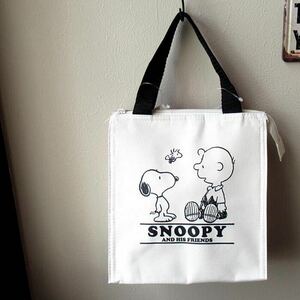  Snoopy square keep cool lunch bag ( ivory Charlie * Brown ).. present inserting keep cool bag inside side aluminium specification lunch tote bag 