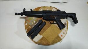 82　東京マルイ　MP5Ｊ　電動ガン　マガジンはスプリング