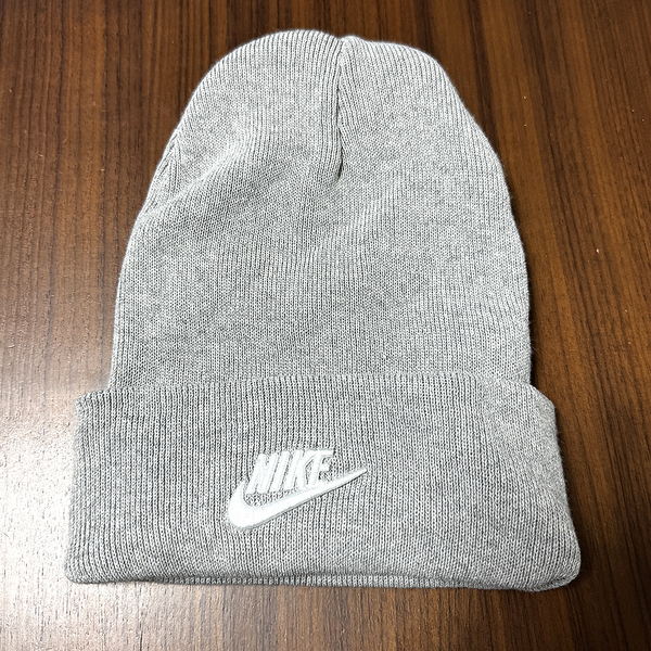 【美品】Nike(ナイキ) スウッシュ刺繍ロゴ ビーニー ニット帽 グレー