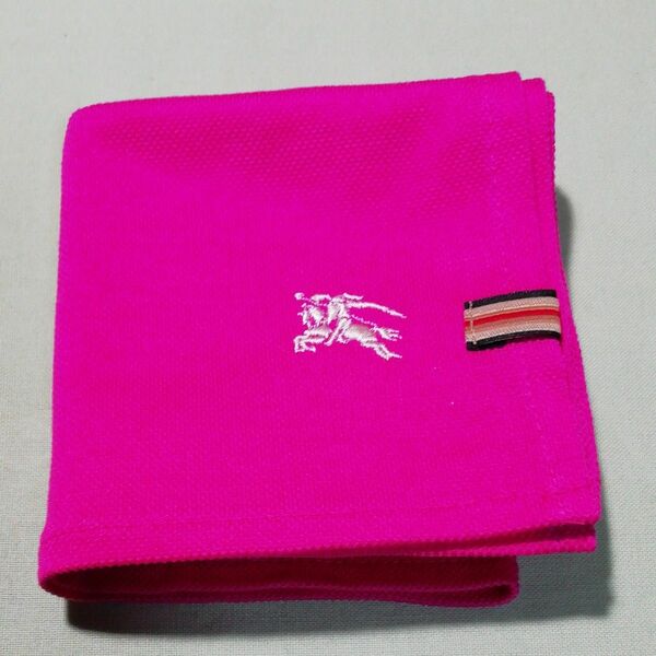 【USED美品】ミニハンカチ　バーバリー　BURBERRY　ピンク　刺繍ホースロゴ