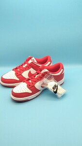 Nikeスニーカーダンク low red