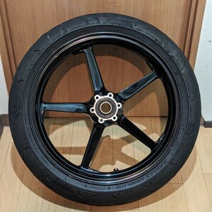 KTM RC8R フロントホイール 3.5J 17インチ 純正マルケジーニ BS R11F ミディアム 120/70R17 2018年39週 中古の画像2