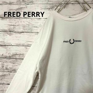 FRED PERRY 刺繍スウェット ロゴ 両面 白 人気 お洒落