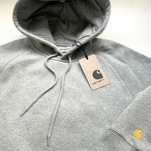 XL 新品 カーハートCarhartt WIP 定番 Chase Sweat ロゴ 刺繍 フーデッド スウェット パーカー グレー メンズ Grey Heather 送料無料_画像4