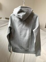 XL 新品 カーハートCarhartt WIP 定番 Chase Sweat ロゴ 刺繍 フーデッド スウェット パーカー グレー メンズ Grey Heather 送料無料_画像2