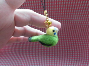 ★羊毛フェルト　鳥　ハンドメイド★セキセイインコのストラップ①