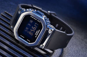 ■CASIO(カシオ)G-SHOCK GM-S5600-1JF ユニセックスモデル 中古良品