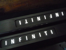 Y50フーガ用インフィニティINFINITI LEDイルミネーション内蔵スカッフプレート フロント左右セット M45 M35_画像1