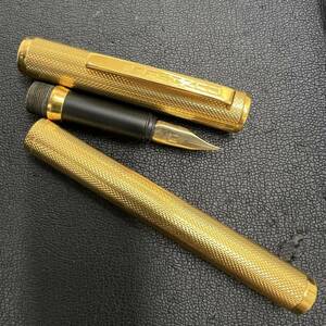 M: Используется "Dunhill" Gem Line Gold Plate Fountain Pen Cap Type K14 (585)