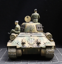 1/35 ドイツ軍鹵獲車輛 T34/76「405」 戦車兵フィギュア×2体付き 制作完成品_画像5